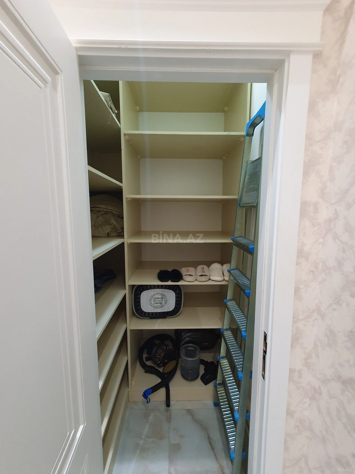 Satılır 3 otaqlı mənzil 116 m²