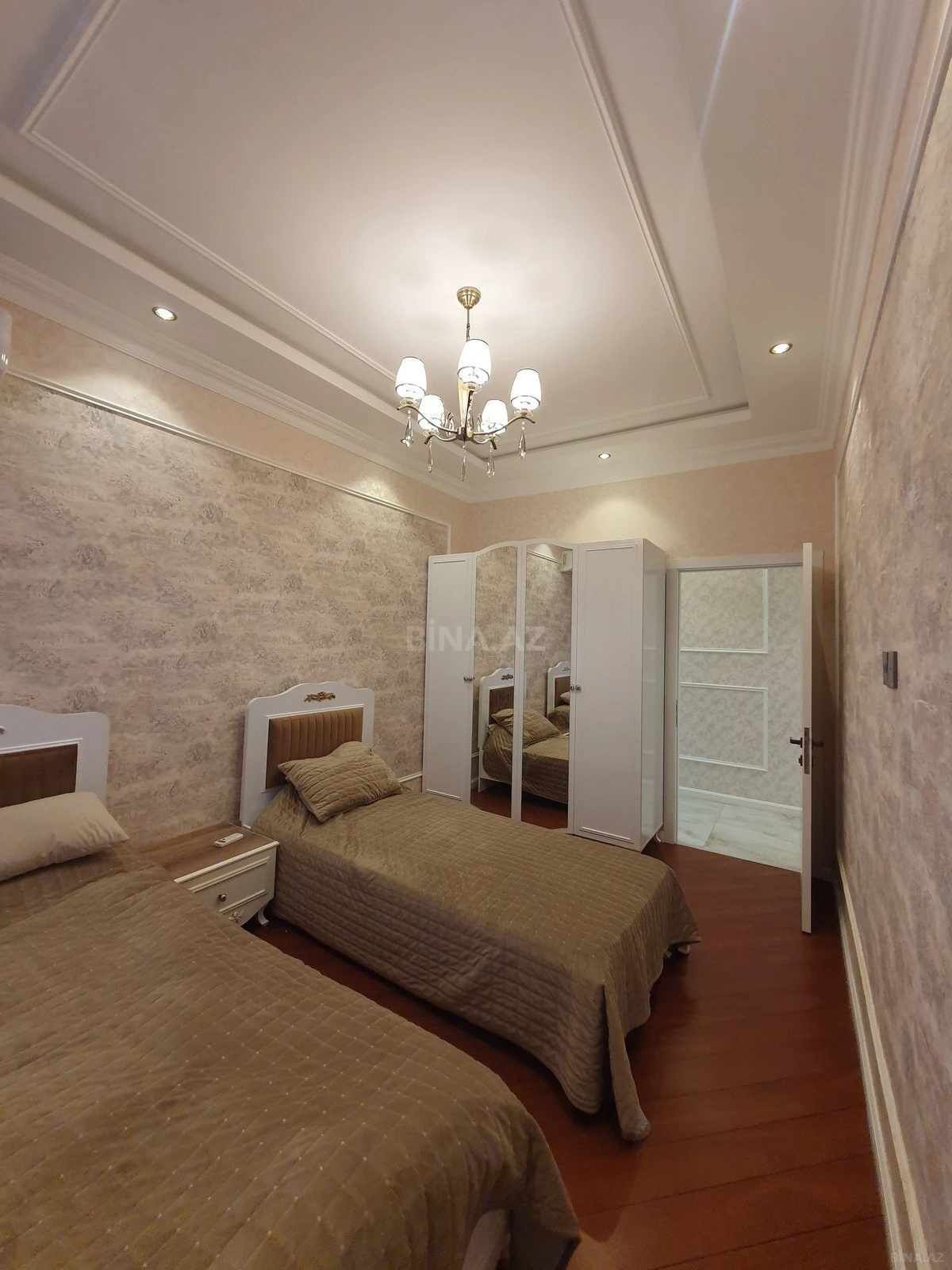 Satılır 3 otaqlı mənzil 116 m²