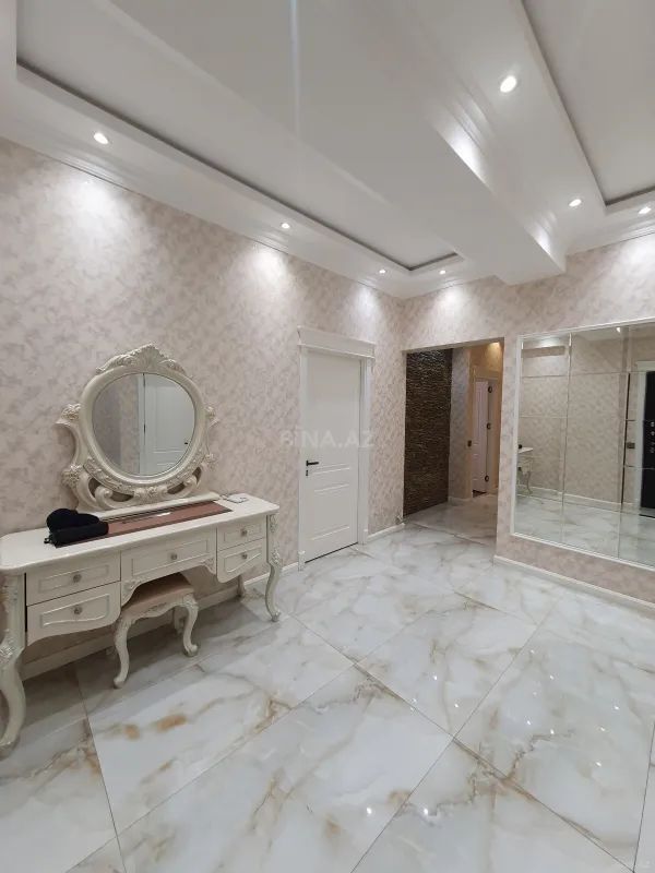 Satılır 3 otaqlı mənzil 116 m²