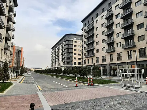 Satılır 4 otaqlı mənzil 245 m²