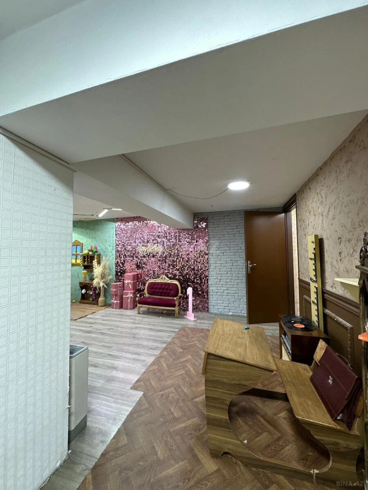 Kirayə verilir obyekt 300 m²