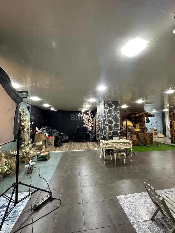 Kirayə verilir obyekt 300 m²