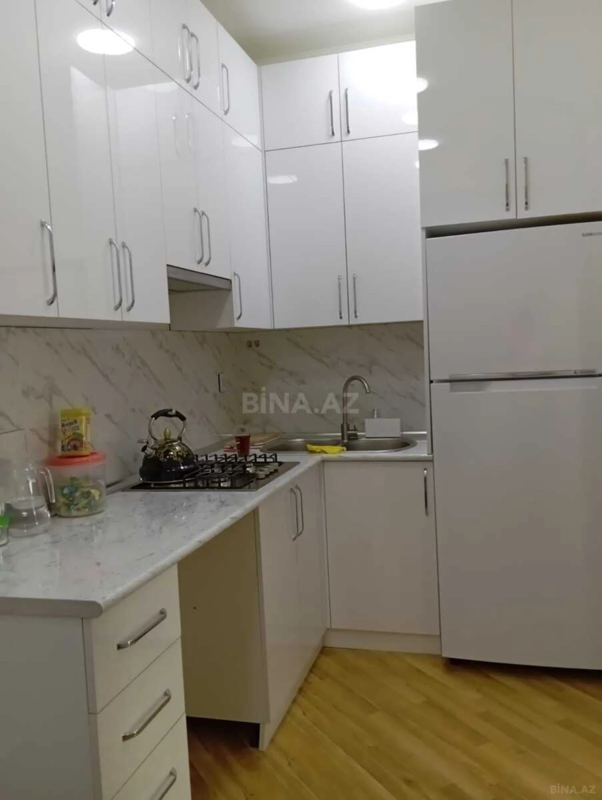 Satılır 3 otaqlı mənzil 110 m²
