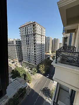 Satılır 4 otaqlı mənzil 242 m² — Bakı, İnşaatçılar 4 otaq 242.00 m²