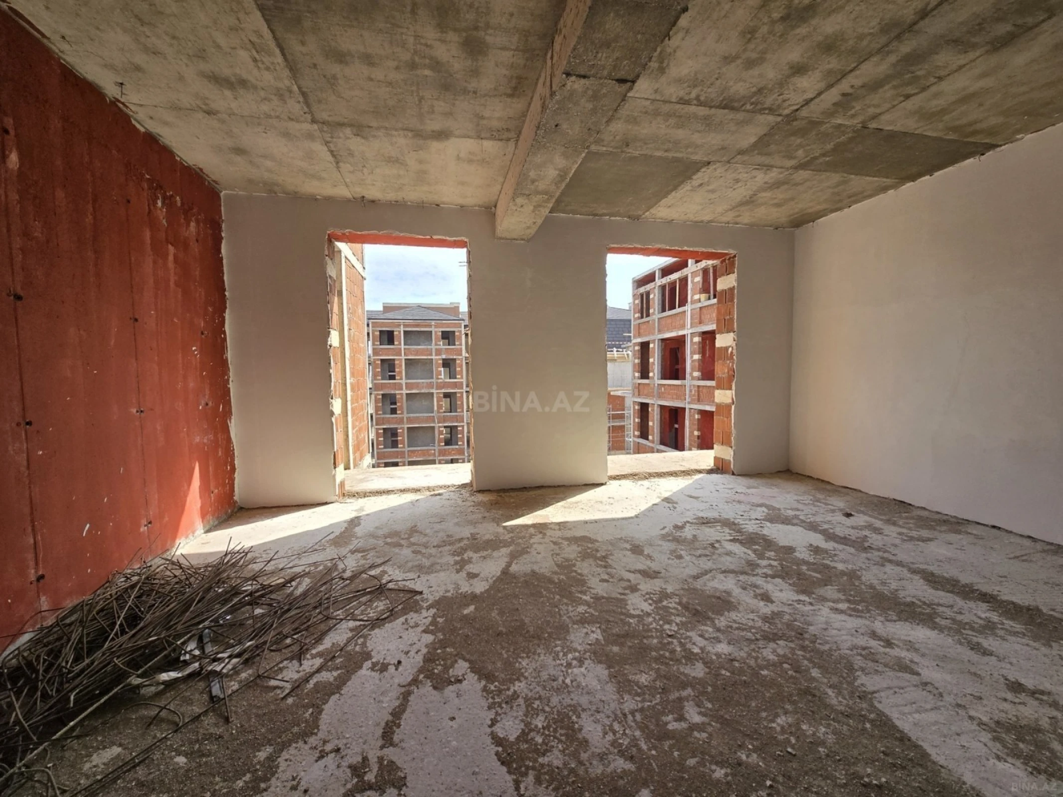 Satılır 3 otaqlı mənzil 139 m²