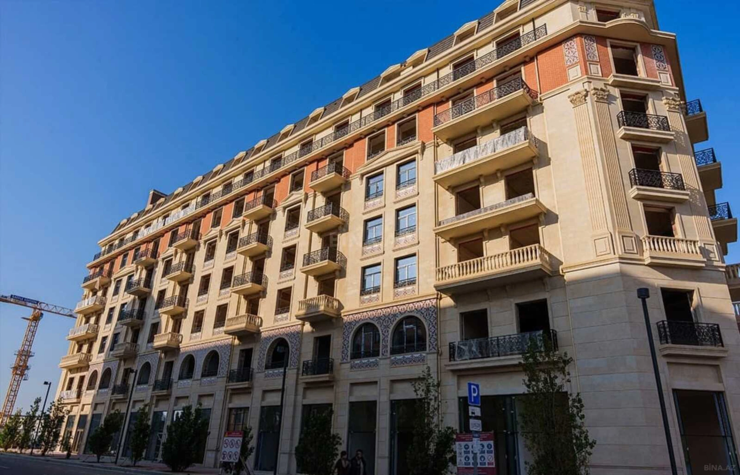 Satılır 3 otaqlı mənzil 139 m²