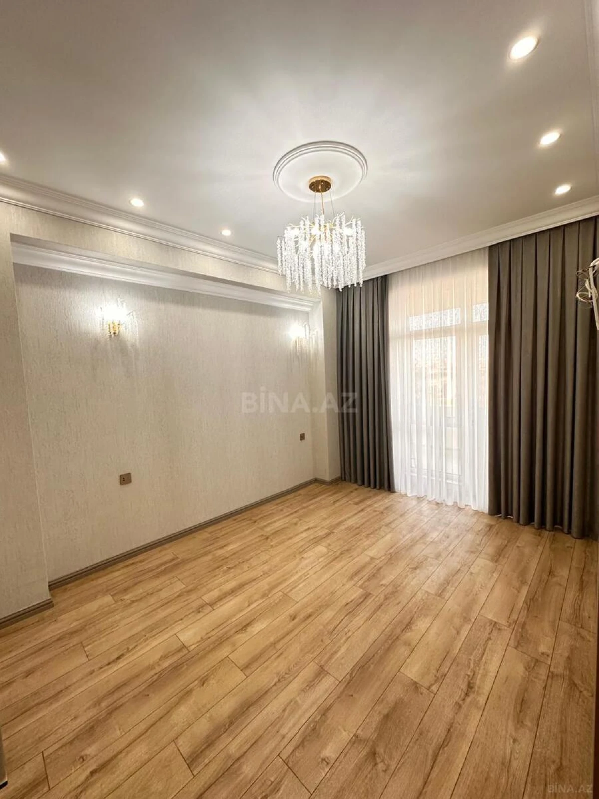 Satılır 3 otaqlı mənzil 76 m²