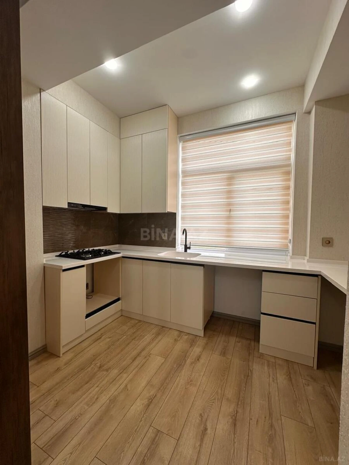 Satılır 3 otaqlı mənzil 76 m²