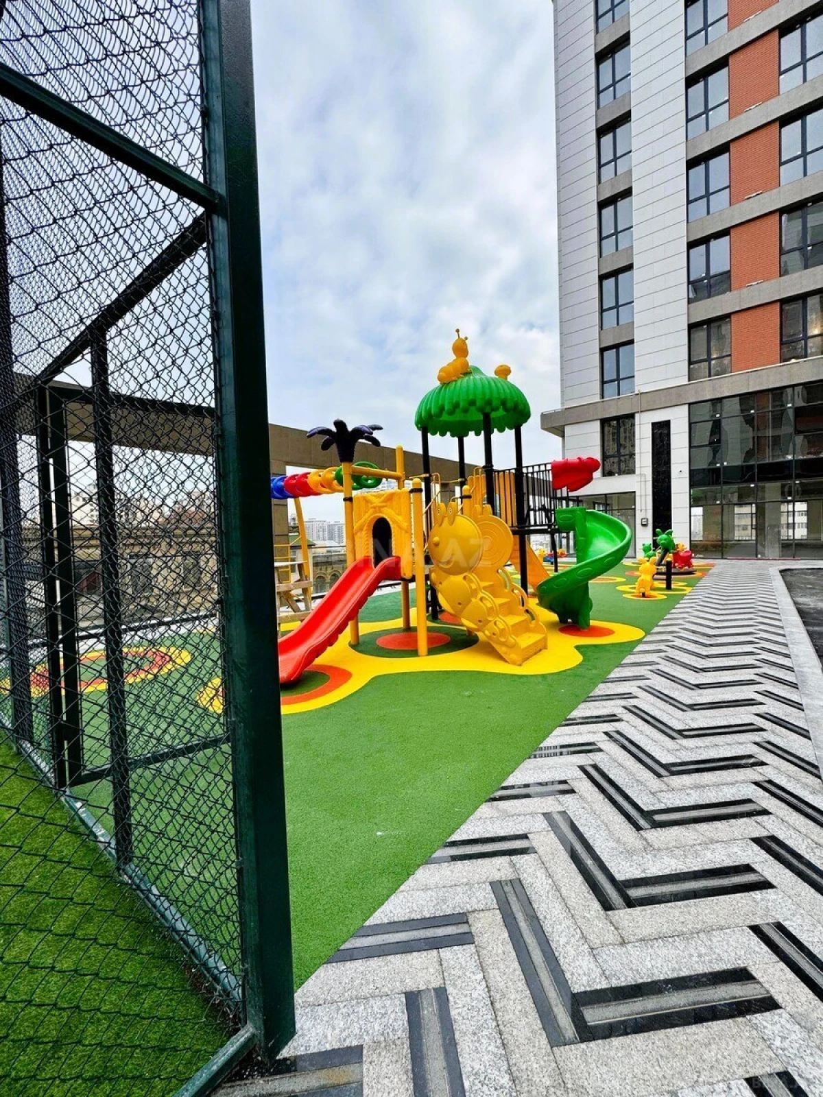 Kirayə verilir 3 otaqlı mənzil 90.7 m²