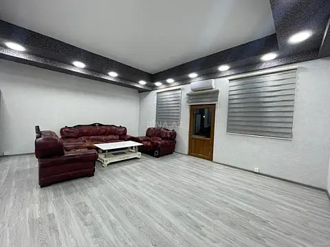 Kirayə verilir 2 otaqlı ofis 130 m²