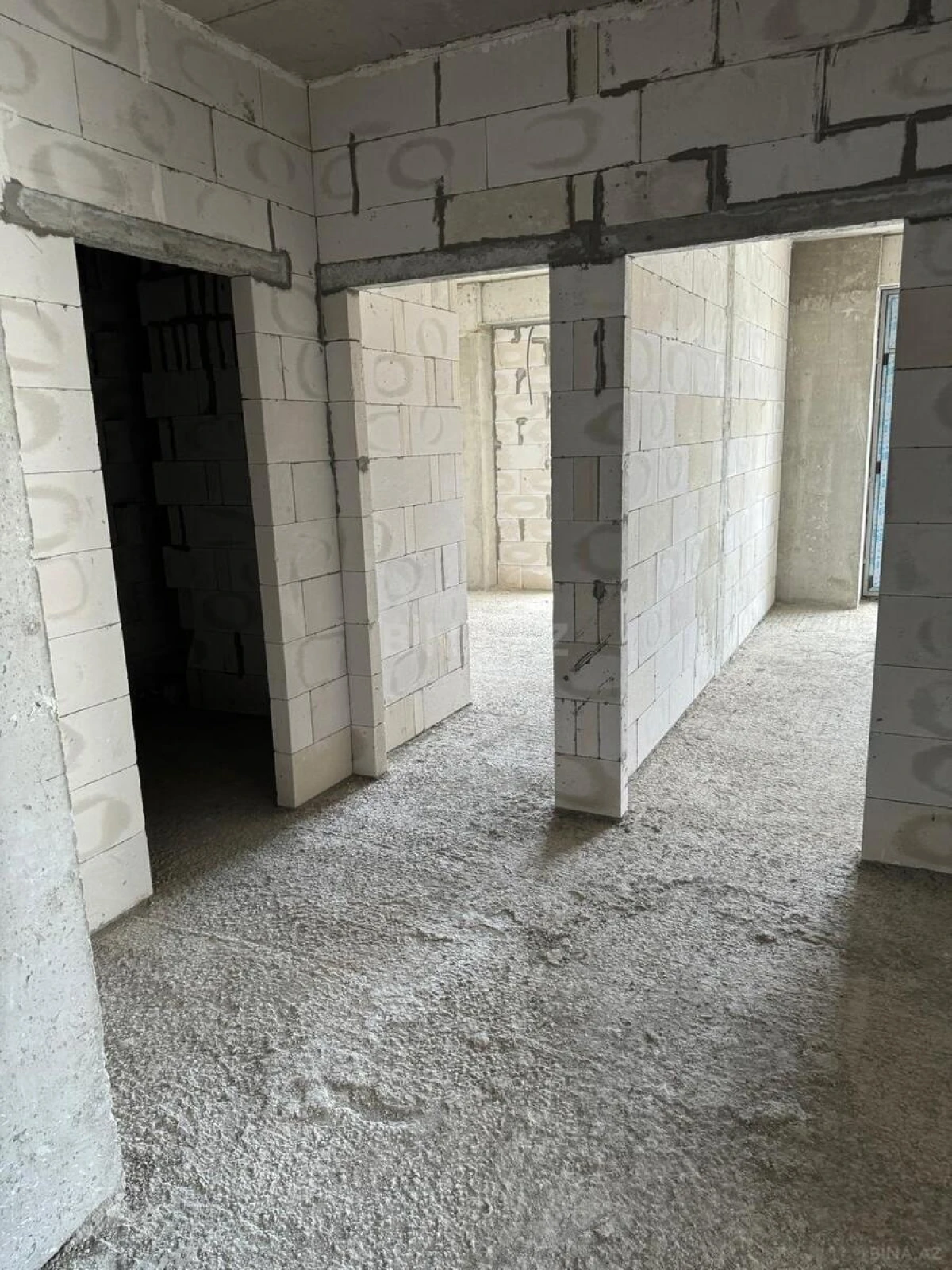 Satılır 2 otaqlı mənzil 98 m²