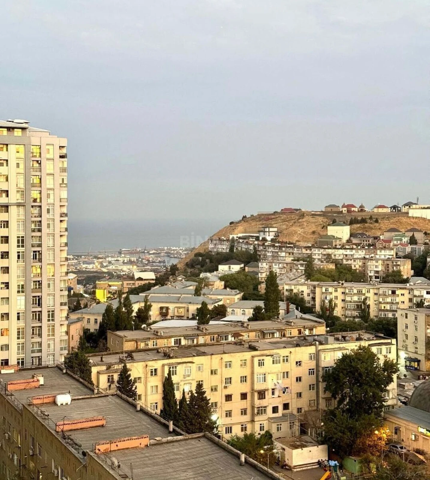 Satılır 3 otaqlı mənzil 90 m²
