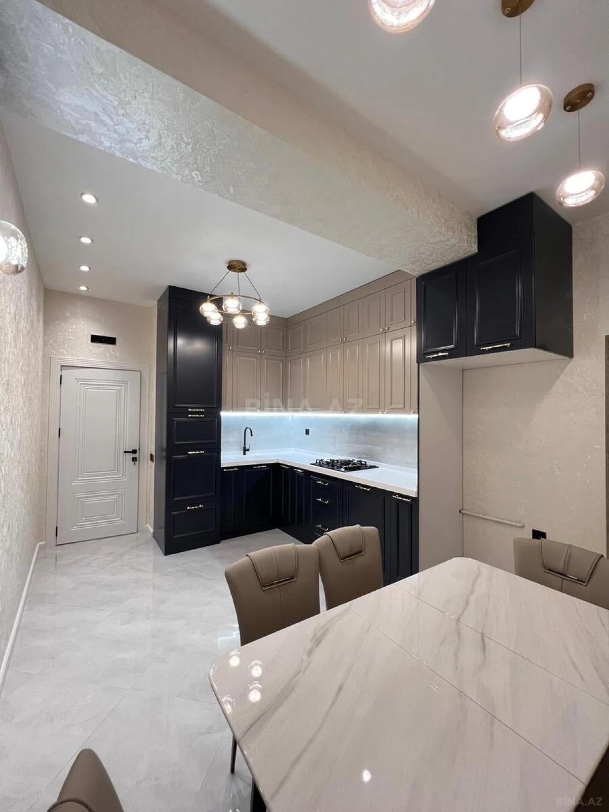 Satılır 3 otaqlı mənzil 107 m²