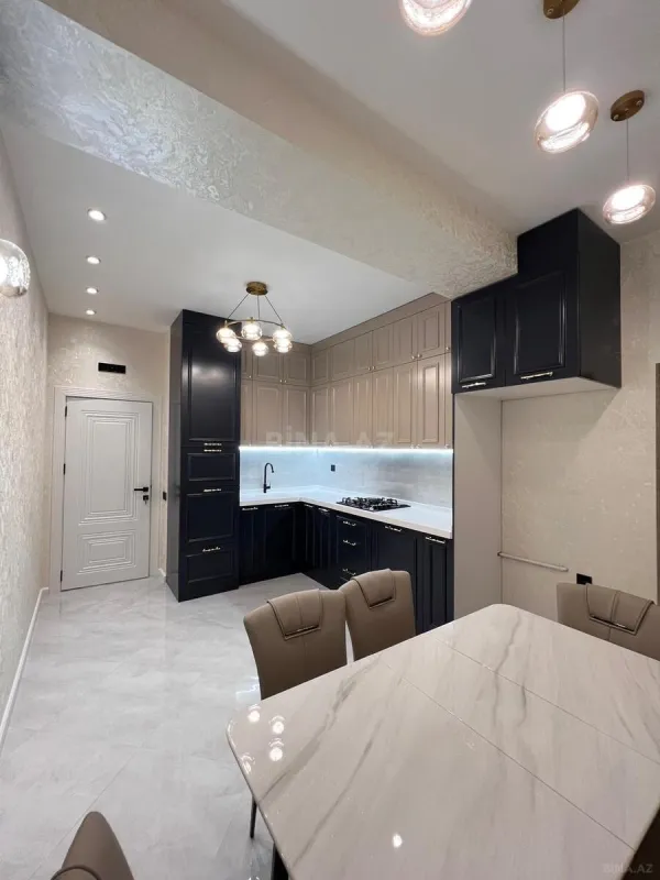 Satılır 3 otaqlı mənzil 107 m²