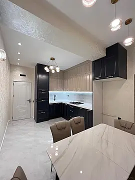 Satılır 3 otaqlı mənzil 107 m²