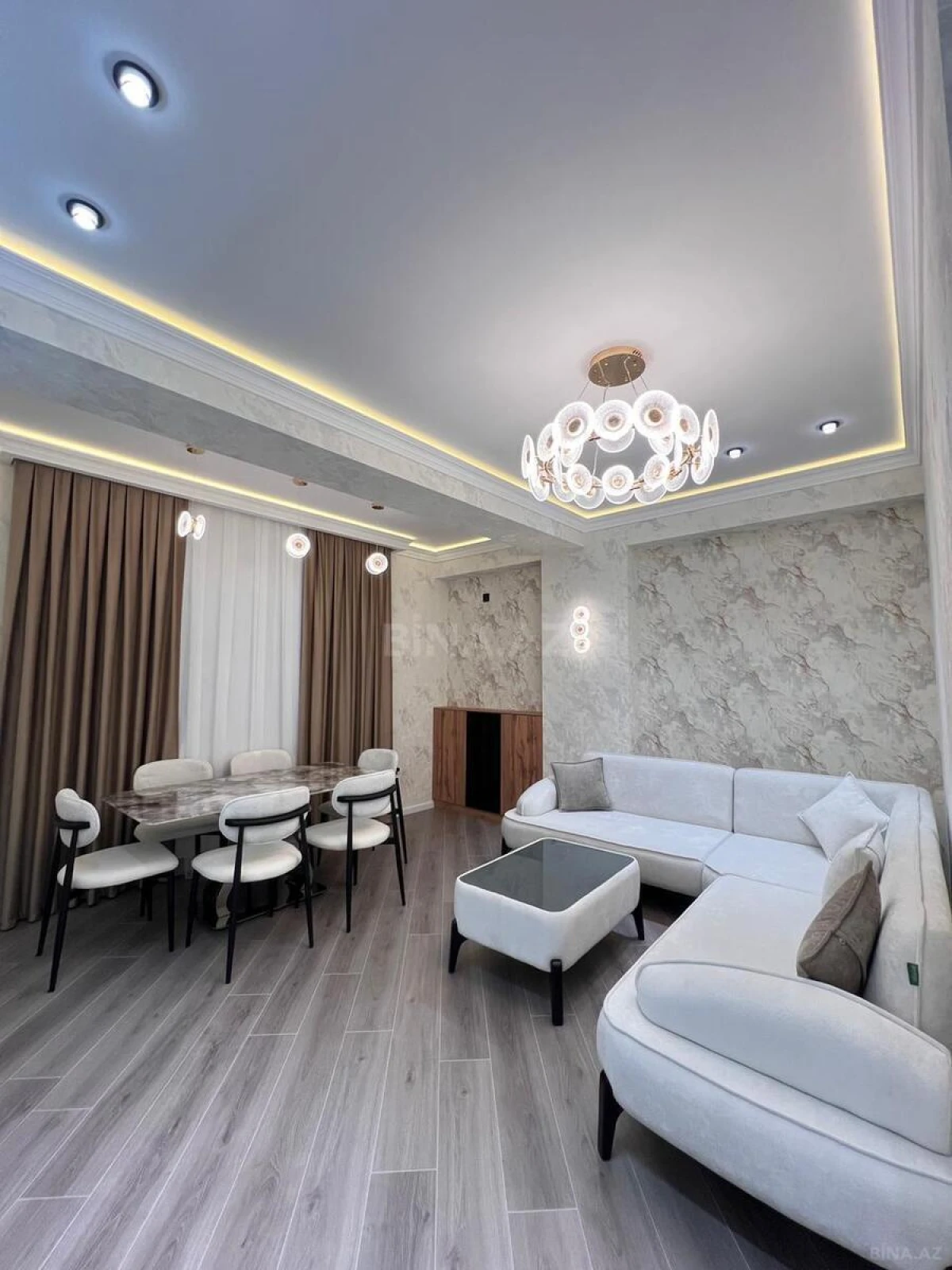 Satılır 3 otaqlı mənzil 107 m²