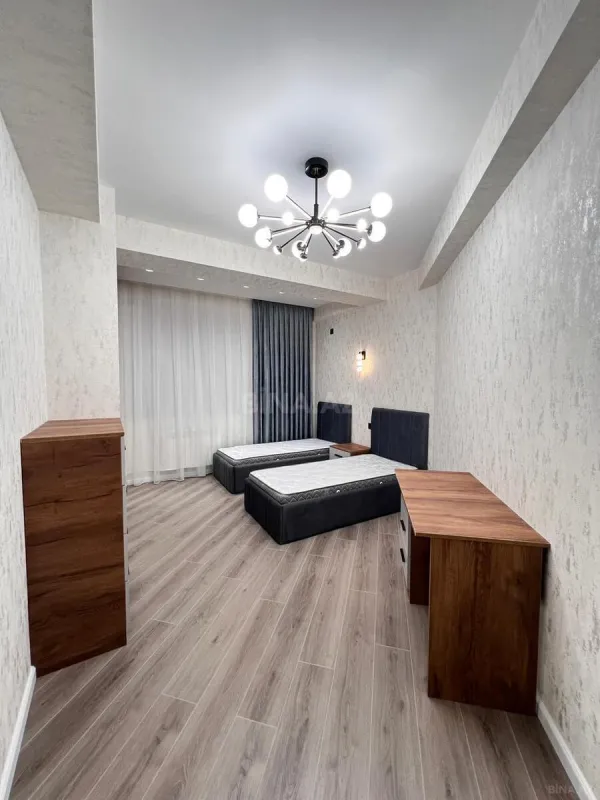 Satılır 3 otaqlı mənzil 107 m²