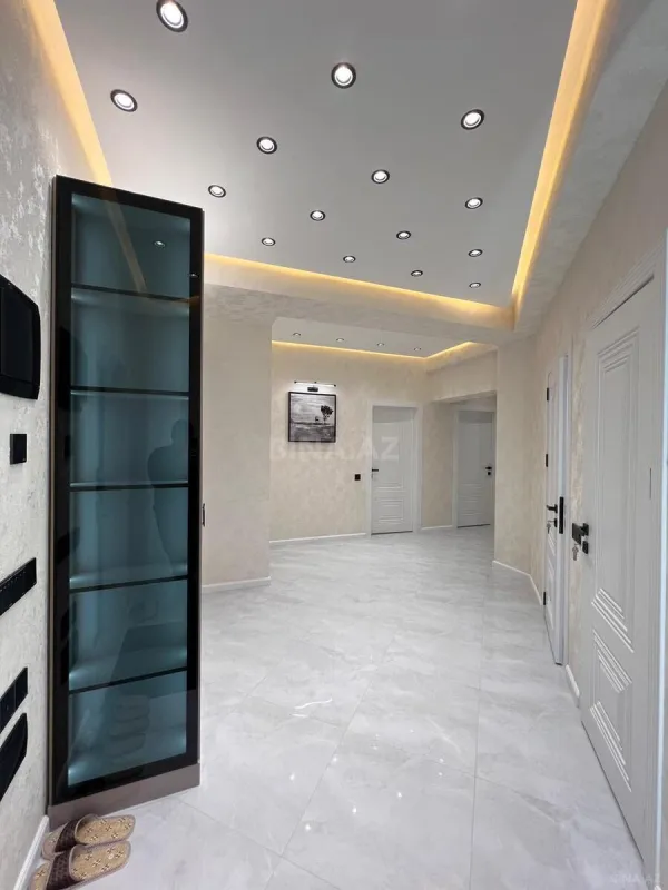 Satılır 3 otaqlı mənzil 107 m²