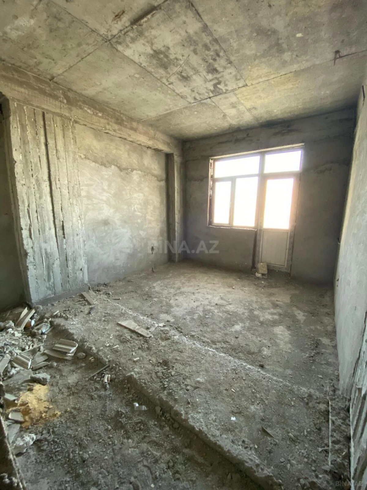 Satılır 4 otaqlı mənzil 155 m²