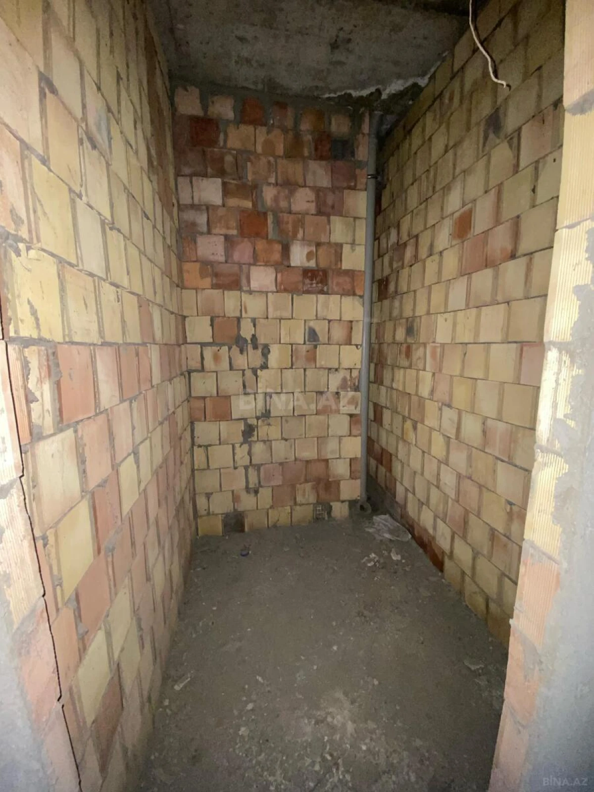 Satılır 4 otaqlı mənzil 155 m²