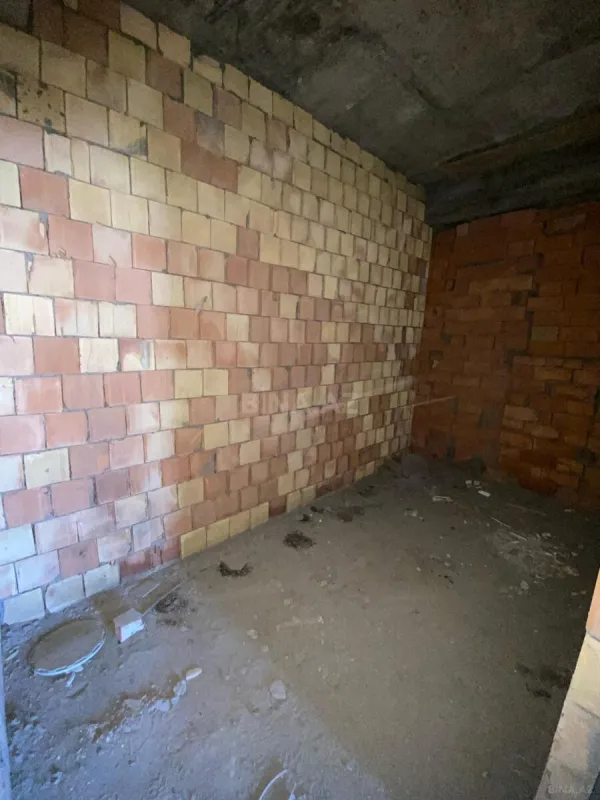 Satılır 4 otaqlı mənzil 155 m²