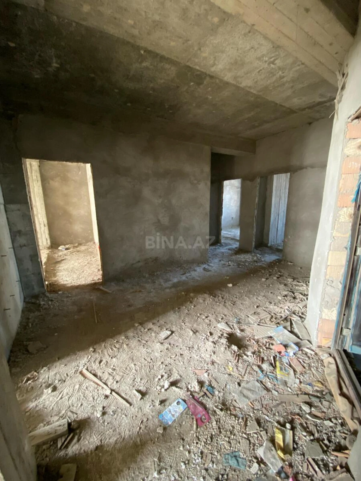 Satılır 4 otaqlı mənzil 155 m²