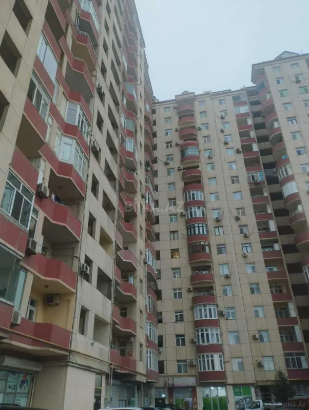 Satılır 4 otaqlı mənzil 155 m²