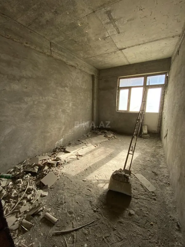 Satılır 4 otaqlı mənzil 155 m²