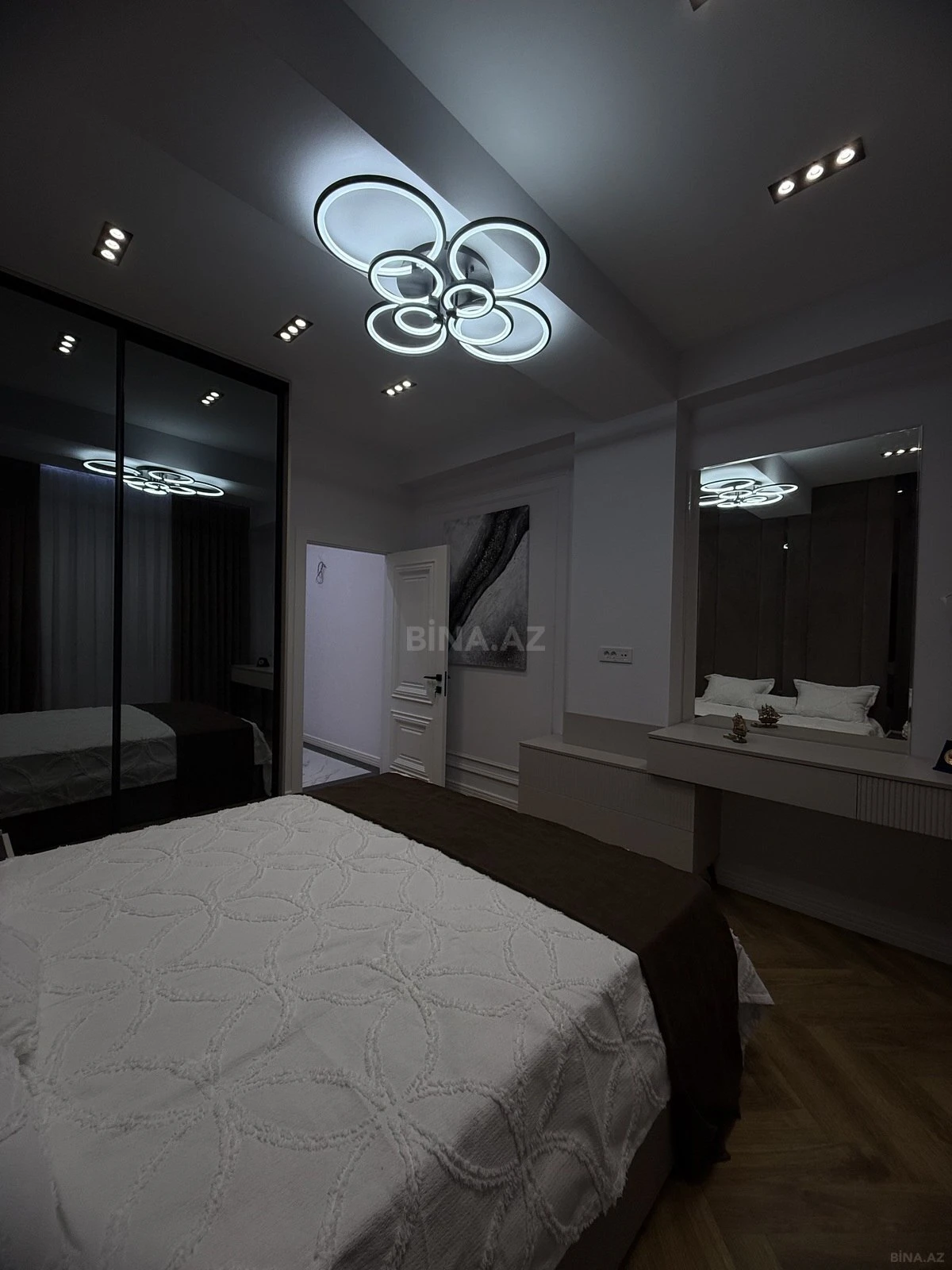 Satılır 3 otaqlı mənzil 90 m²