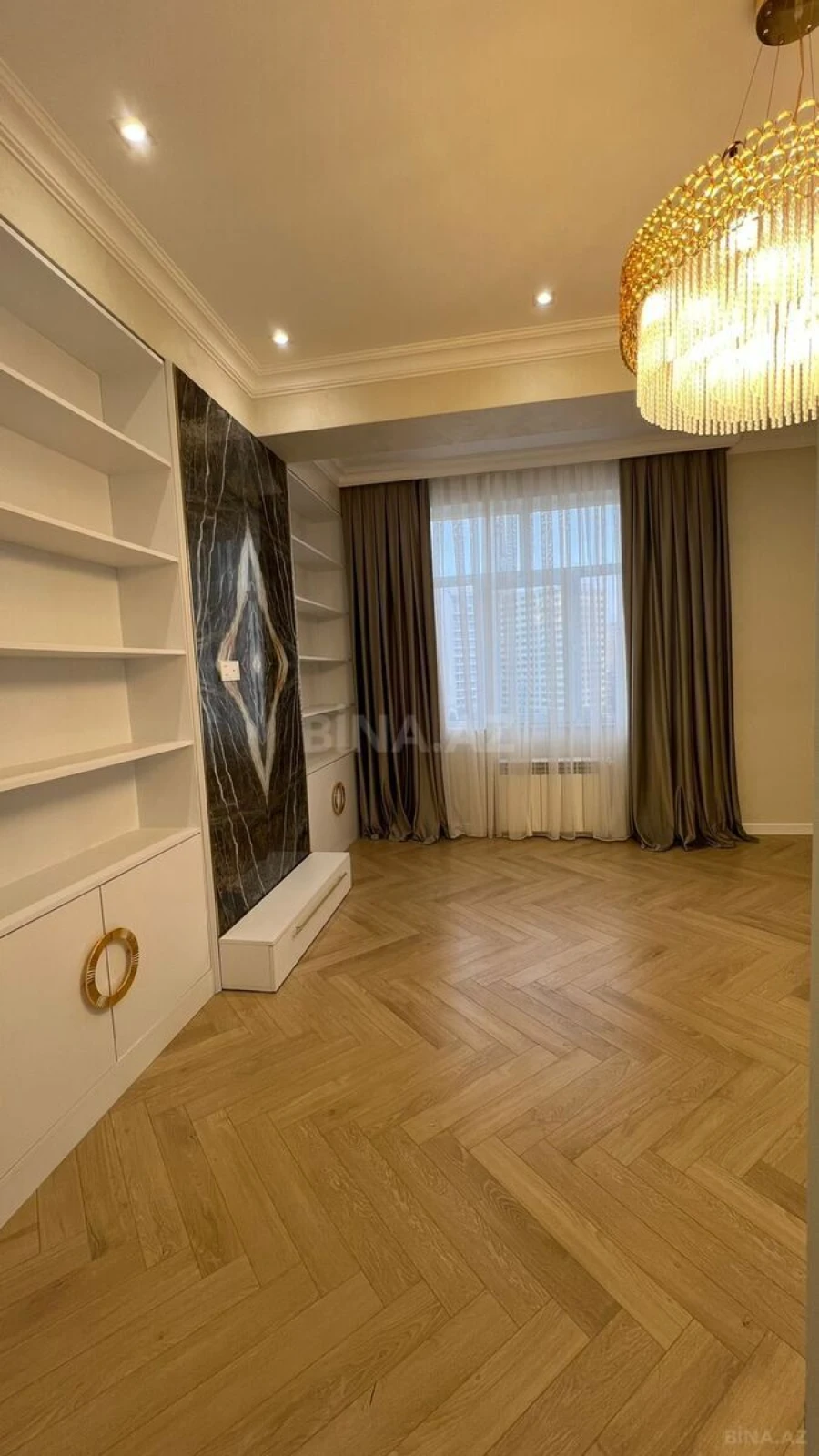 Satılır 3 otaqlı mənzil 77 m²
