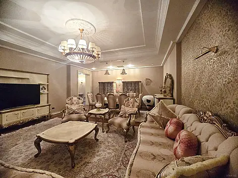 Kirayə verilir 5 otaqlı mənzil 280 m²