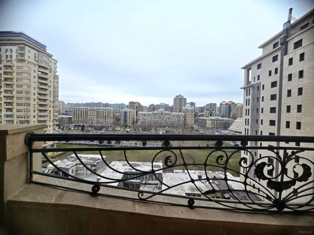 Kirayə verilir 5 otaqlı mənzil 280 m²