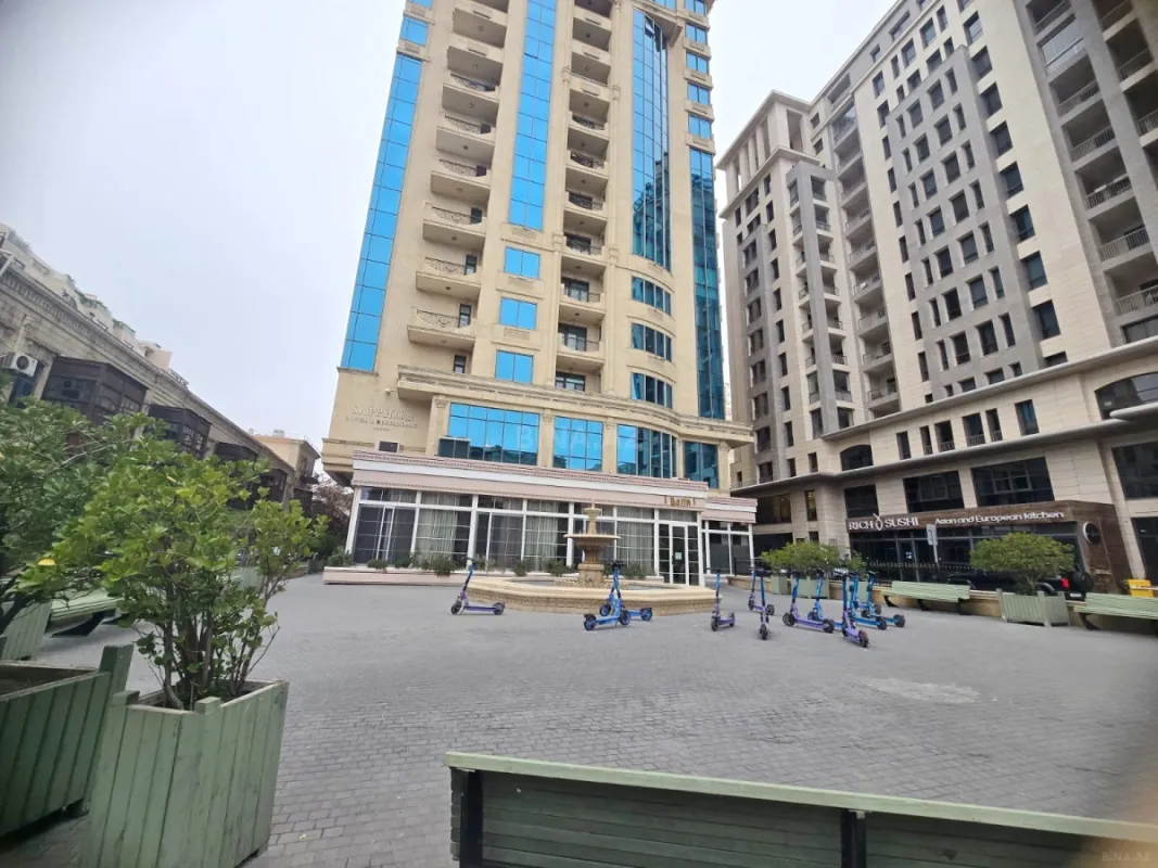 Kirayə verilir 5 otaqlı mənzil 280 m²