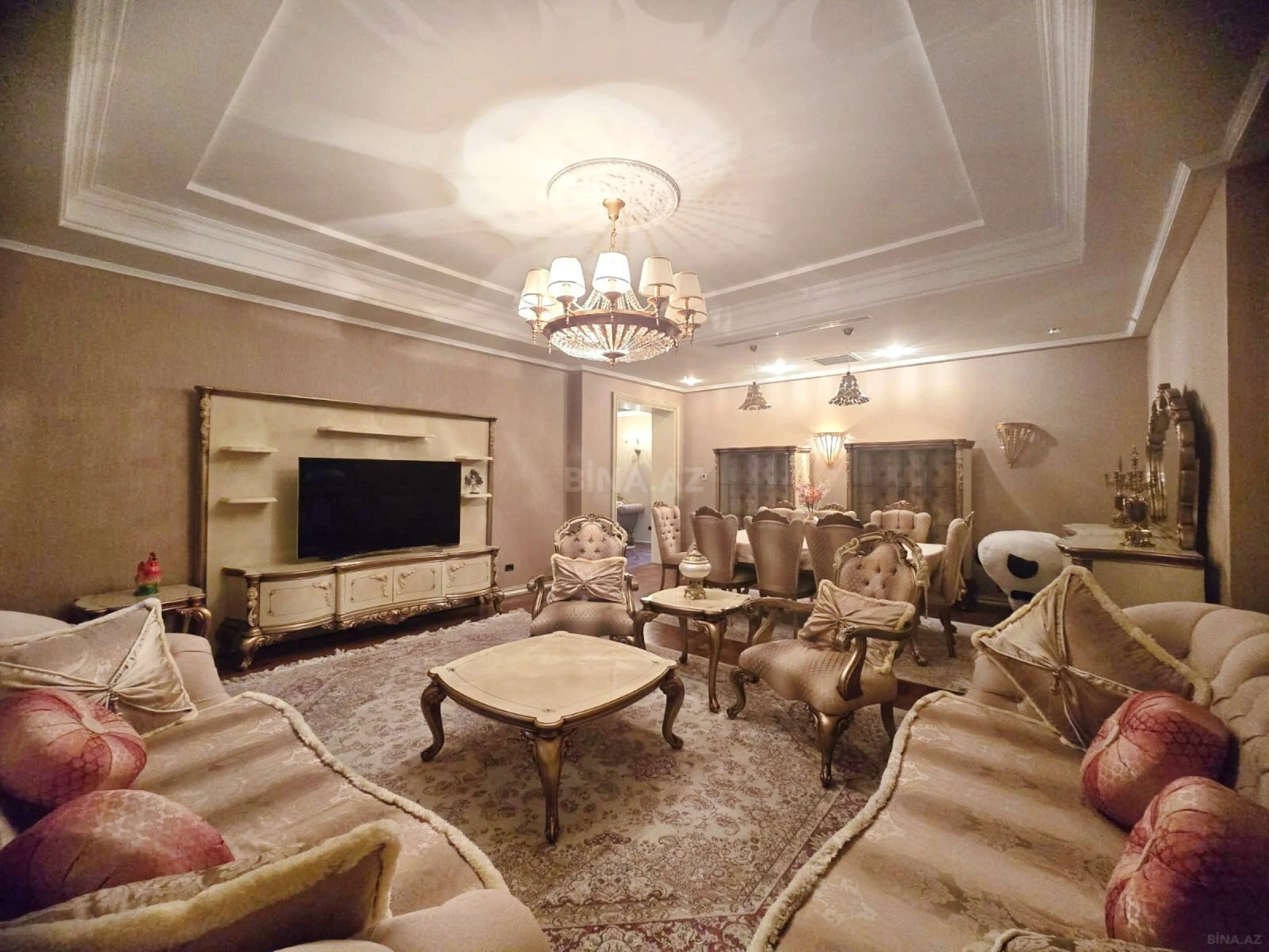 Kirayə verilir 5 otaqlı mənzil 280 m²