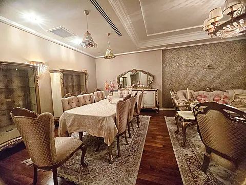 Kirayə verilir 5 otaqlı mənzil 280 m²