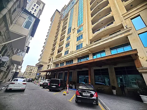 Kirayə verilir 5 otaqlı mənzil 280 m²