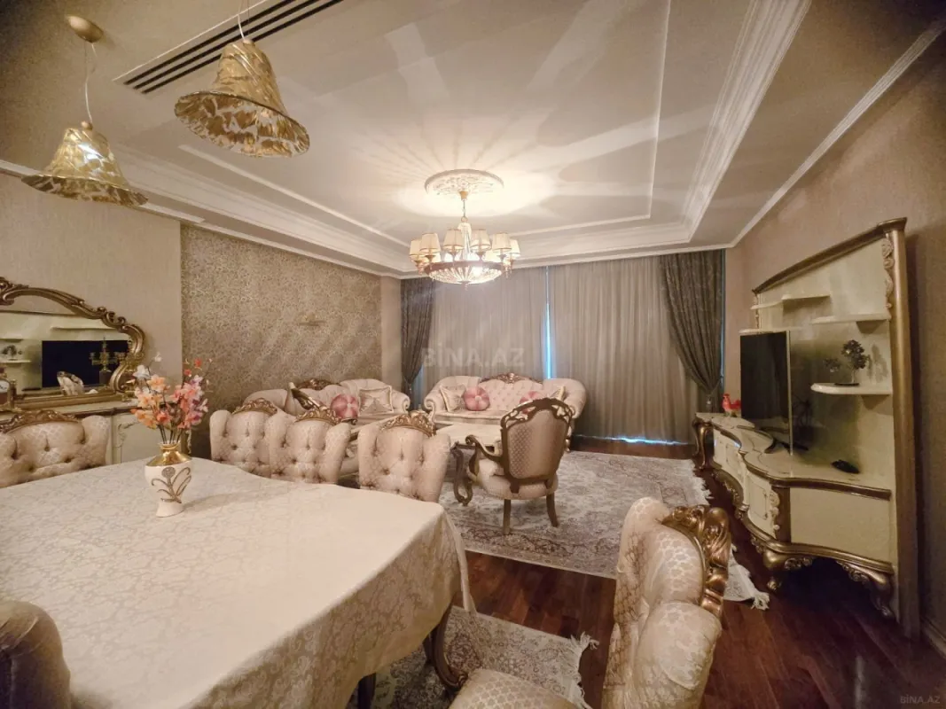 Kirayə verilir 5 otaqlı mənzil 280 m²