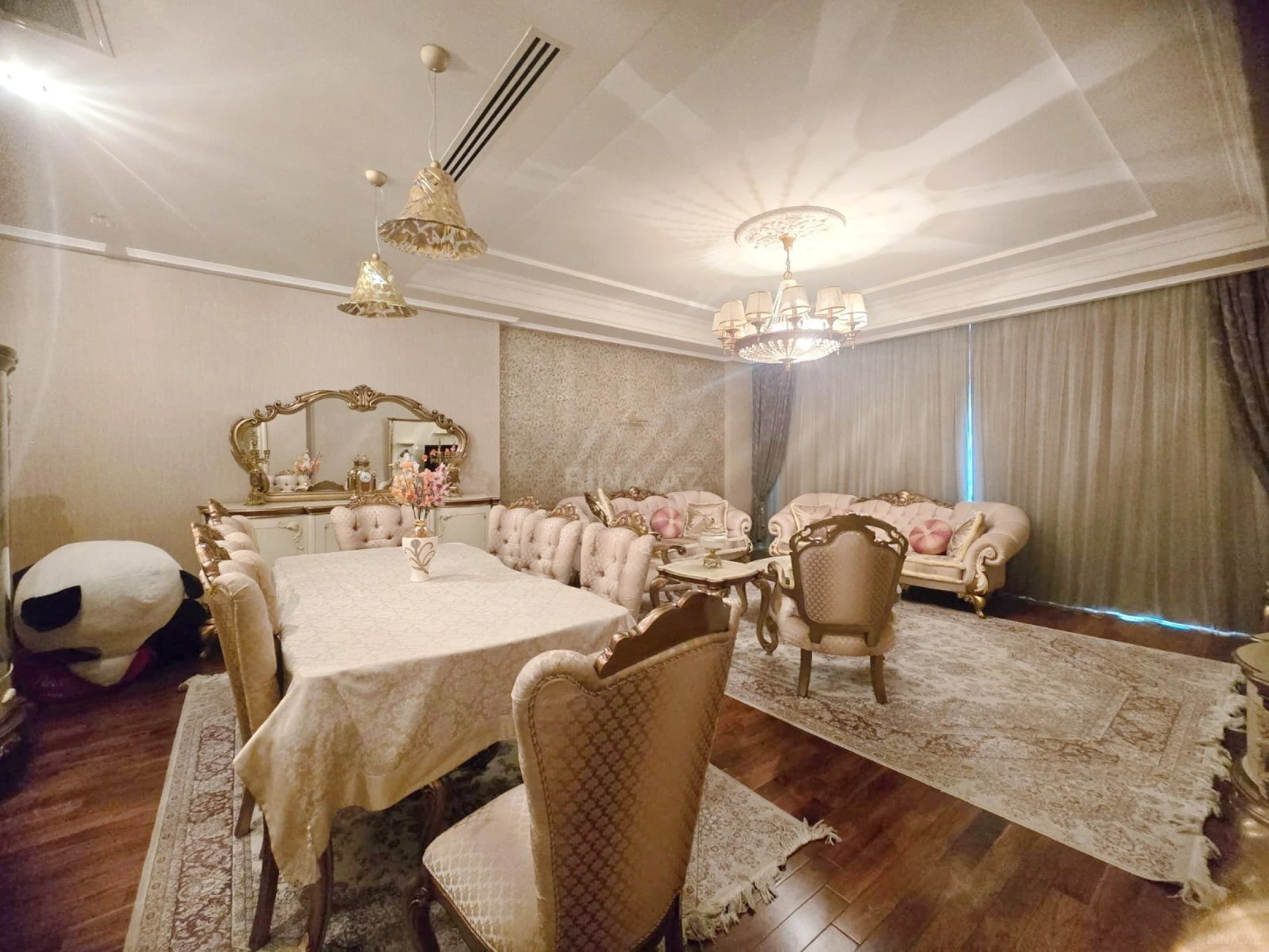 Kirayə verilir 5 otaqlı mənzil 280 m²