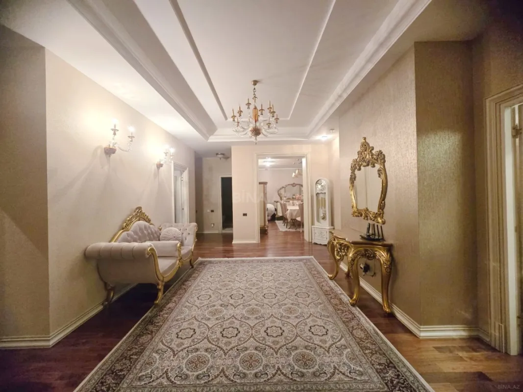 Kirayə verilir 5 otaqlı mənzil 280 m²