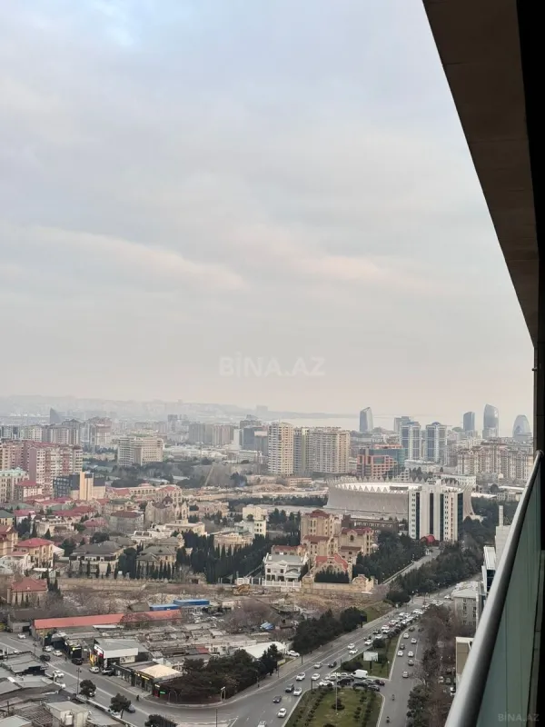 Satılır 3 otaqlı mənzil 148 m²