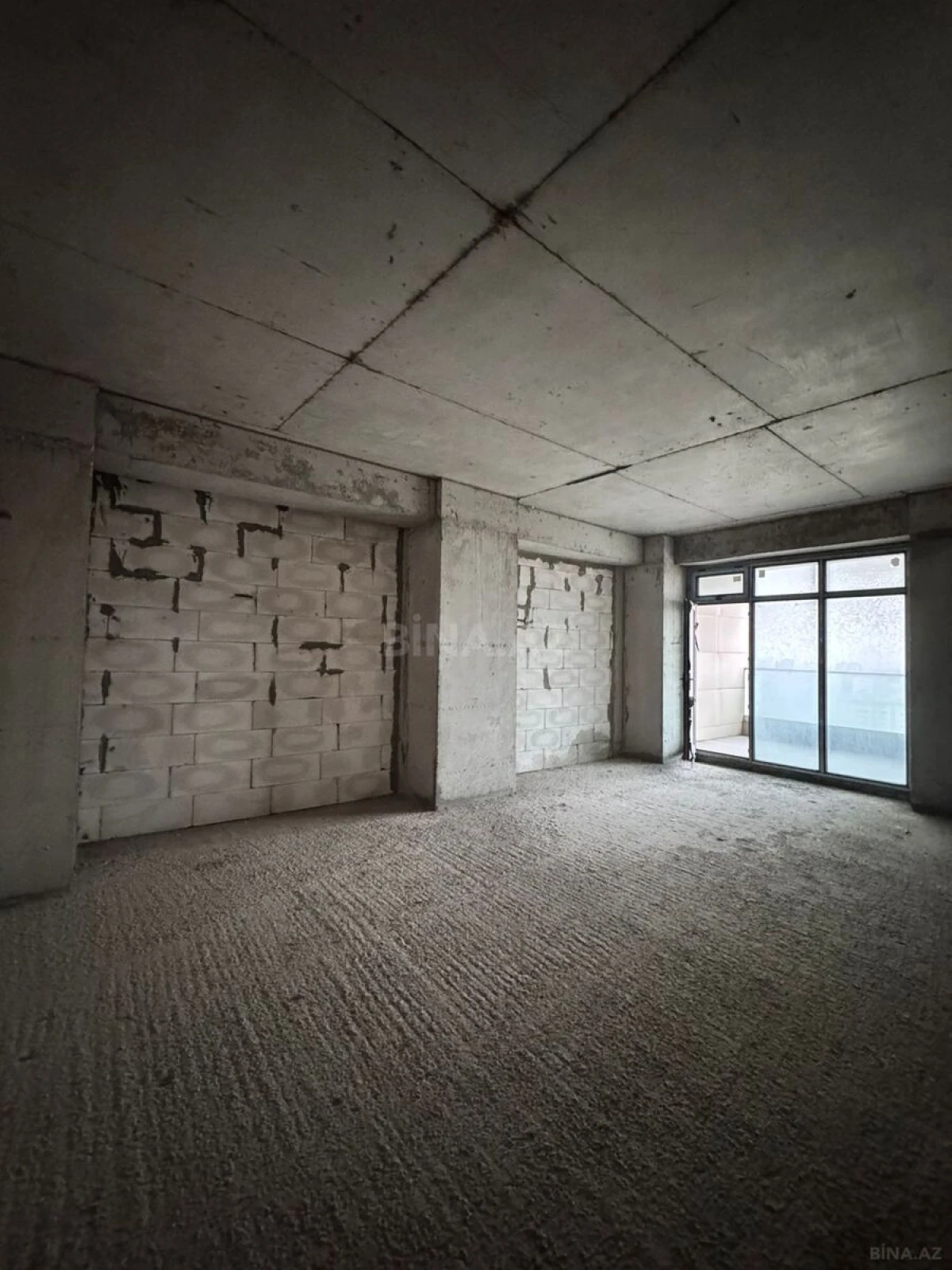 Satılır 3 otaqlı mənzil 148 m²