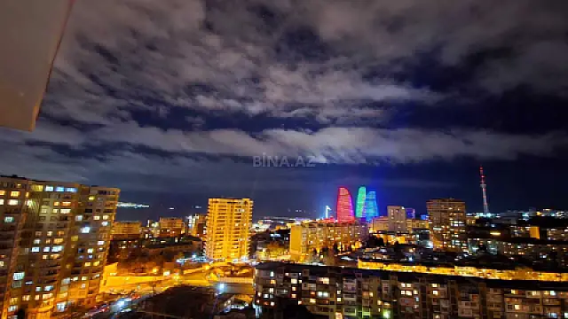 Satılır 3 otaqlı mənzil 154 m²