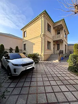 Satılır 6 otaqlı həyət evi 400 m²