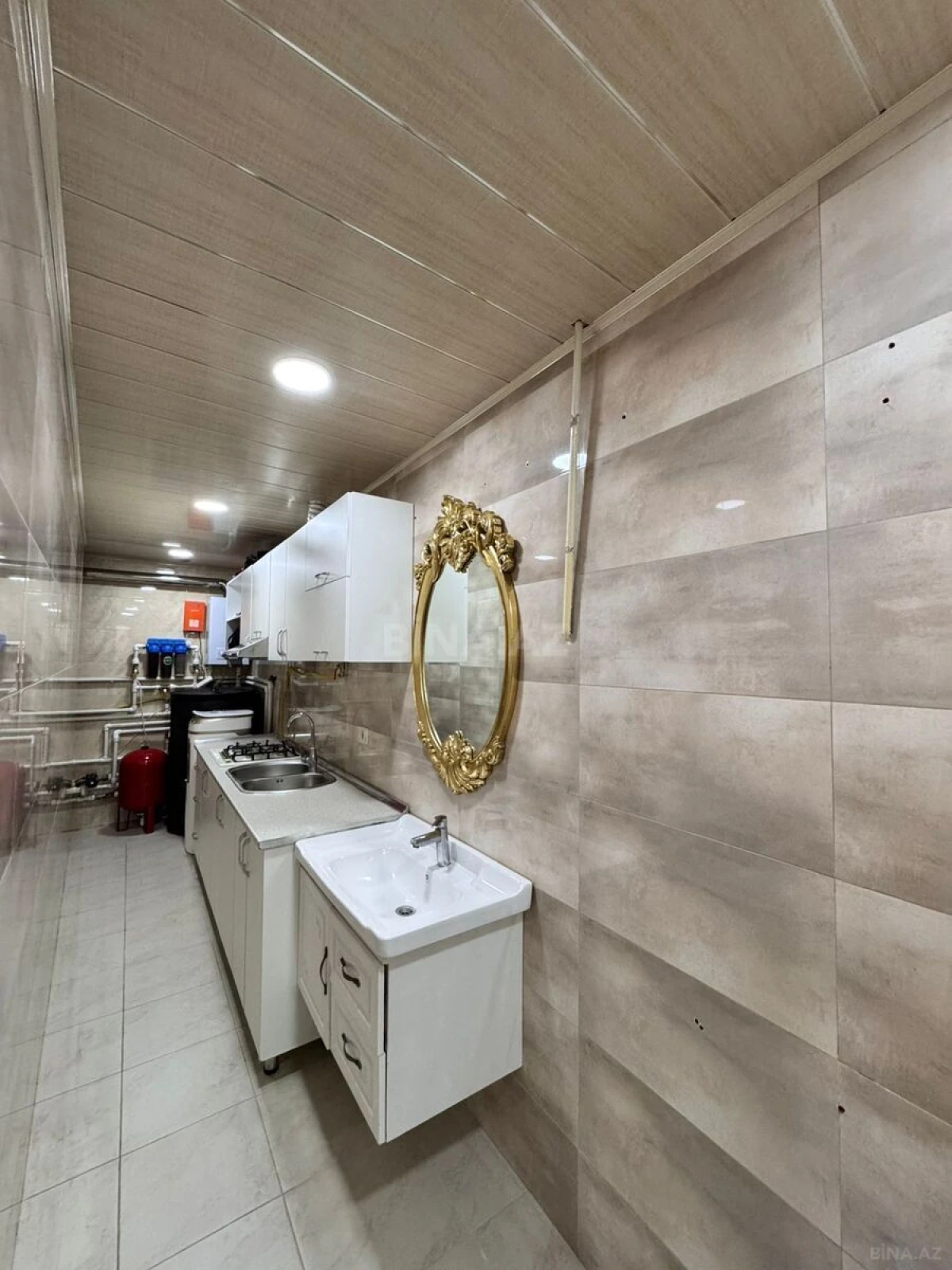 Satılır 6 otaqlı həyət evi 400 m²