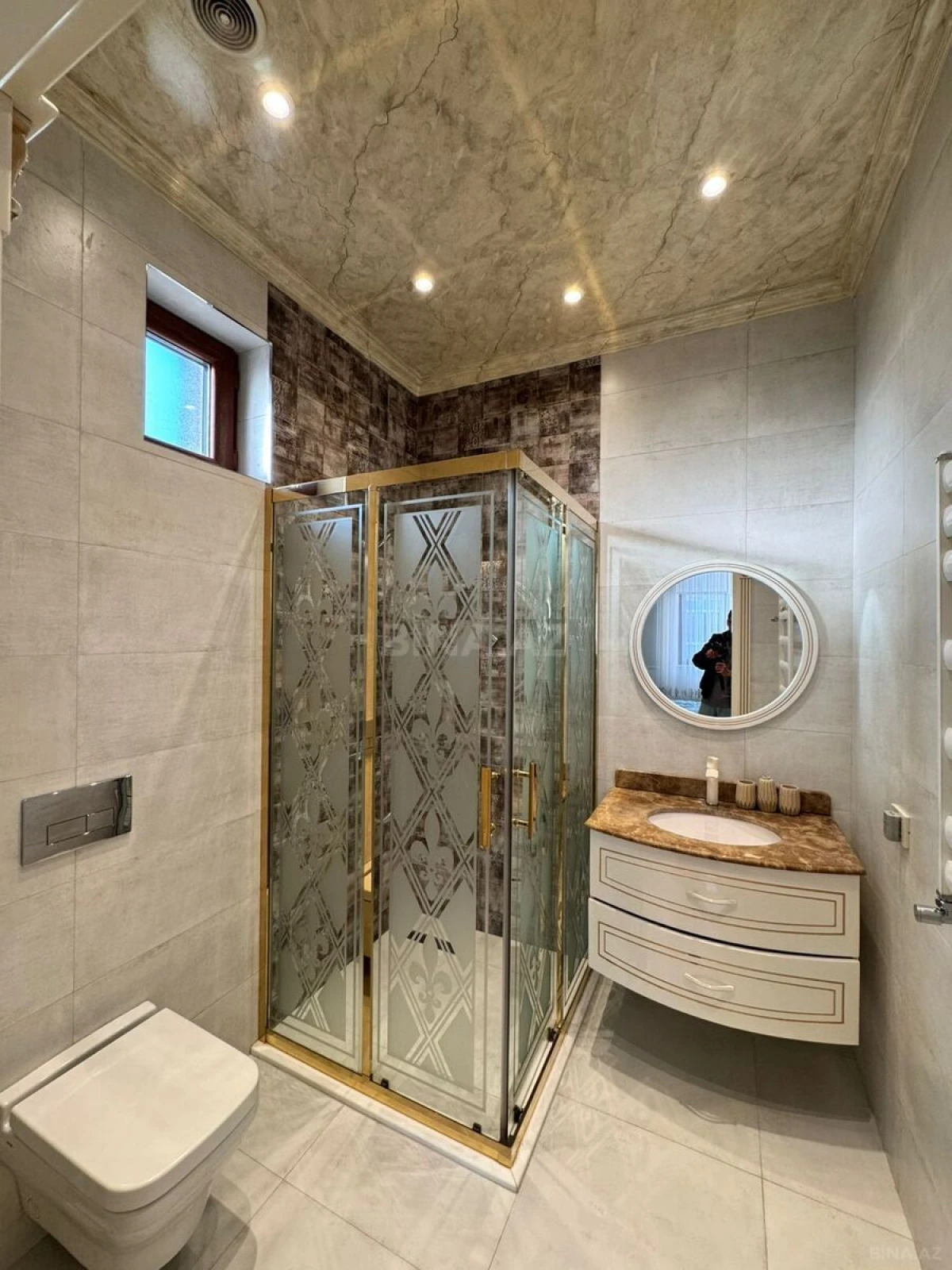 Satılır 6 otaqlı həyət evi 400 m²