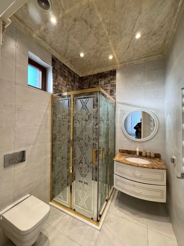 Satılır 6 otaqlı həyət evi 400 m²