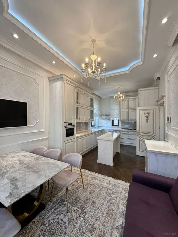 Satılır 6 otaqlı həyət evi 400 m²