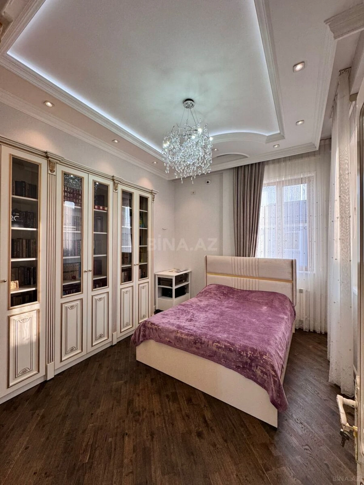 Satılır 6 otaqlı həyət evi 400 m²
