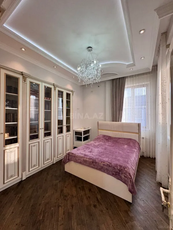 Satılır 6 otaqlı həyət evi 400 m²