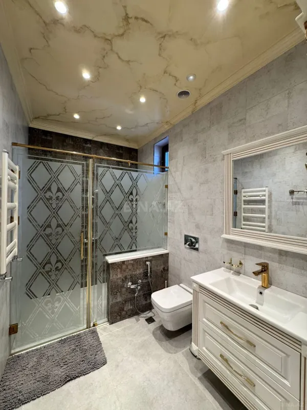 Satılır 6 otaqlı həyət evi 400 m²